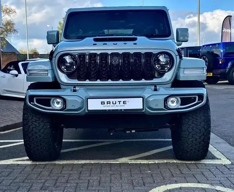 New Jeep Wrangler Sahara 272 HP (200 kW) 2025 Black SUV