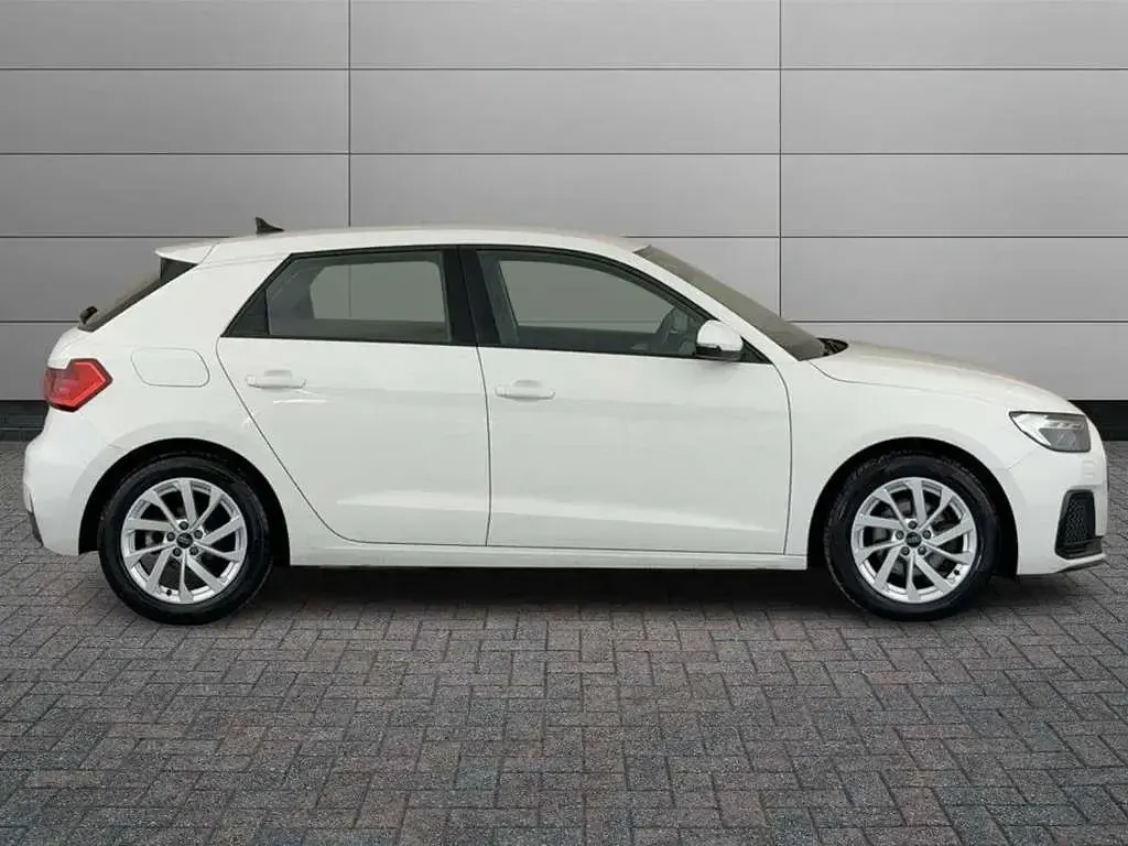 Used Audi A1 Sport 108 HP (79 kW) 2023 White SUV