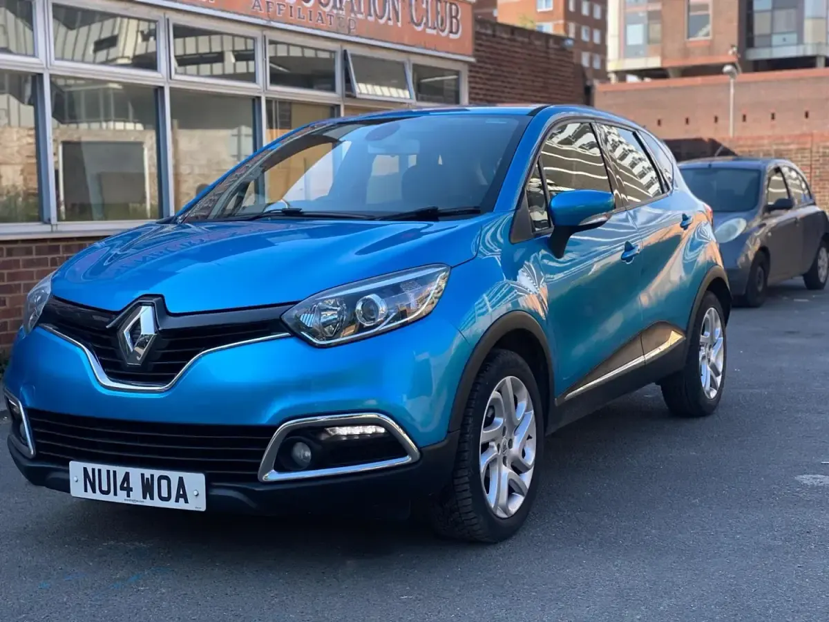 Second-hand Renault Captur Dynamique 90 CP (66 kW) 2014 Albastru SUV