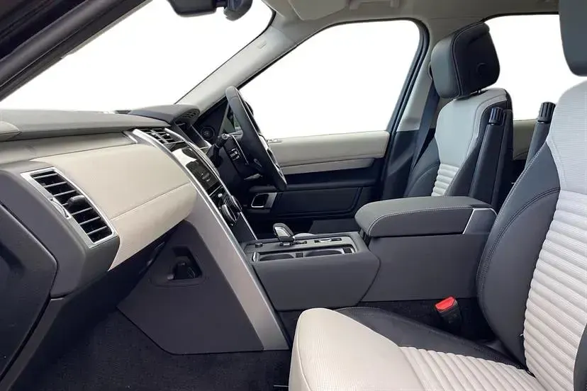 Used Land Rover Discovery 350 HP (257 kW) 2025 Black SUV