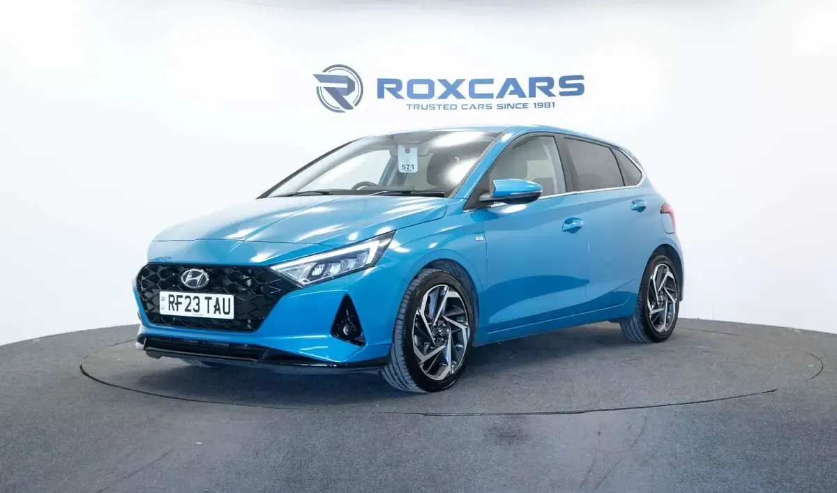 Used Hyundai i20 Premium 100 HP (73 kW) 2023 Turquoise Hatchback