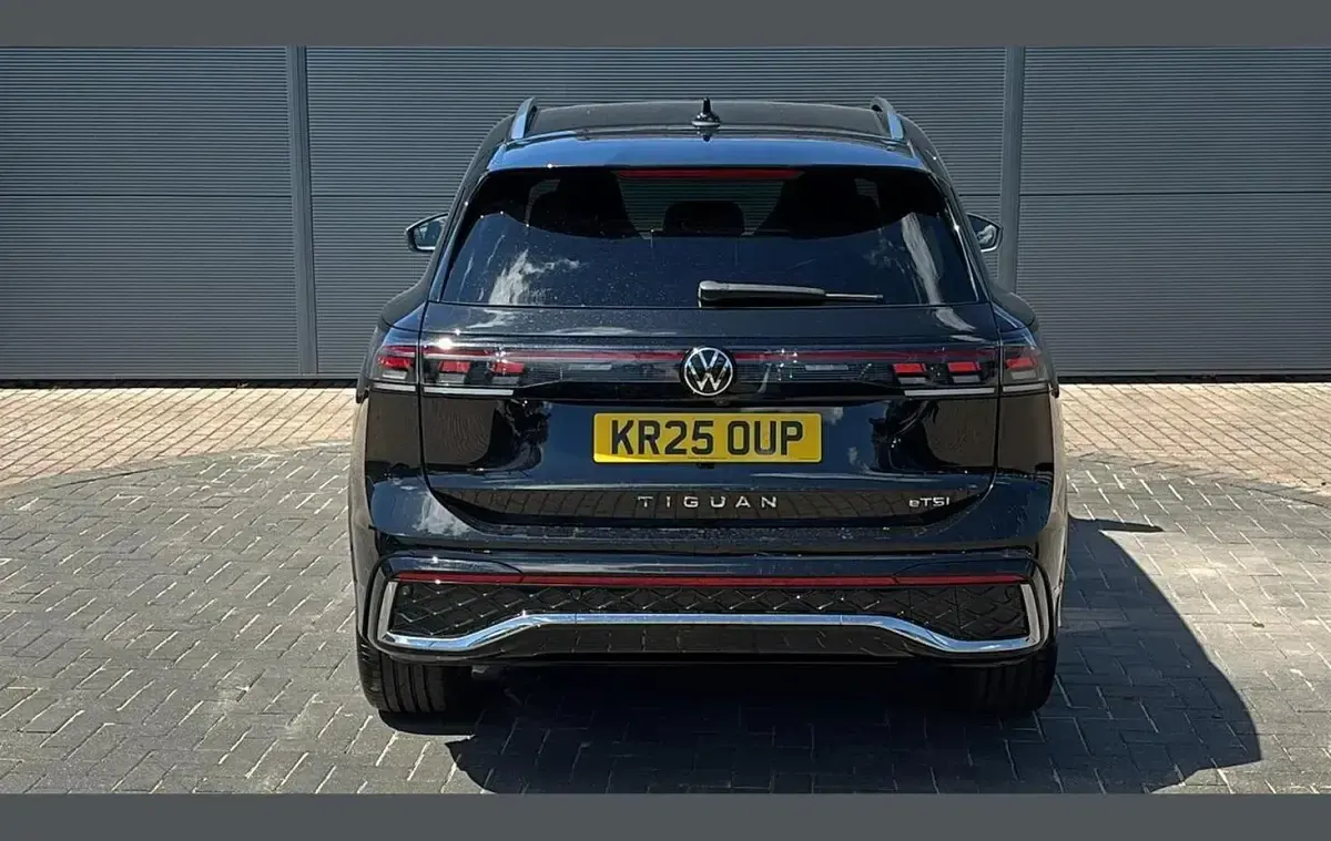 Used VW Tiguan R-line 147 HP (108 kW) 2025 Black SUV