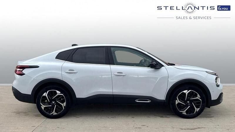 White Used 2024 Citroën C4 PureTech SUV | £17,465 (Good price) - Image 1/4