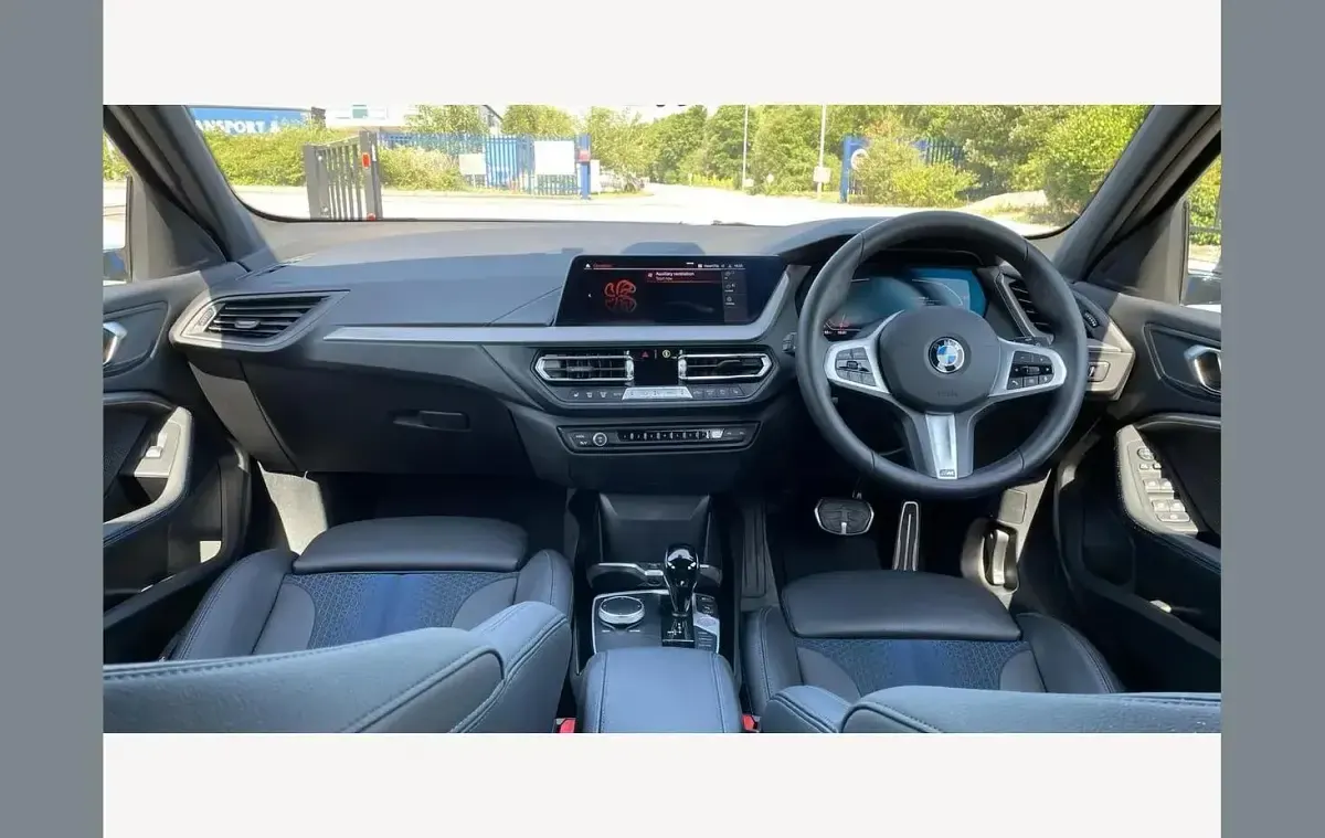 Used BMW 118 M Sport 134 HP (98 kW) 2024 Blue Hatchback