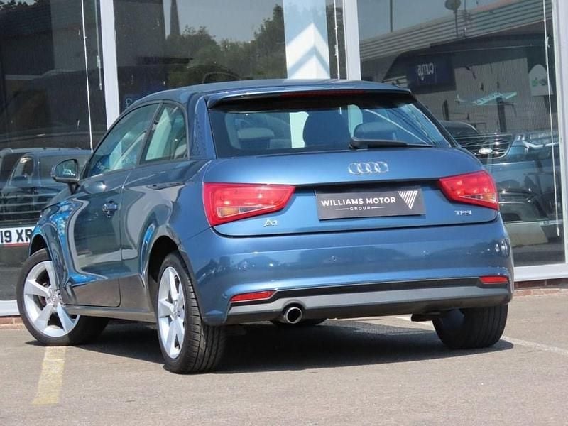Used Audi A1 Sport 95 HP (69 kW) 2016 Blue Hatchback