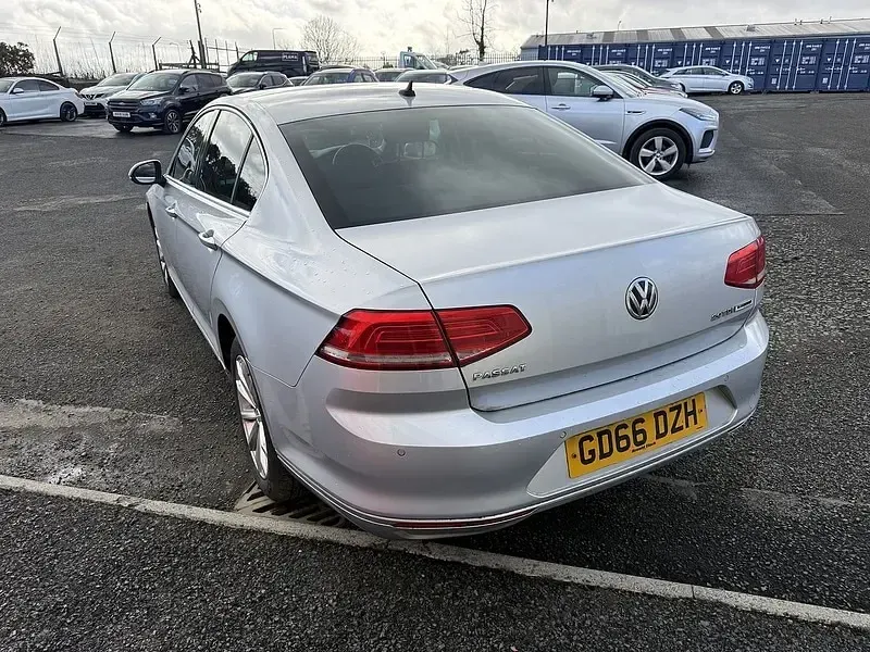 Used VW Passat Business 150 HP (110 kW) 2016 Silver Sedan