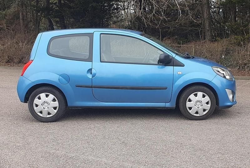 Używany Renault Twingo Expression 75 KM (55 kW) 2011 Niebieski Hatchback