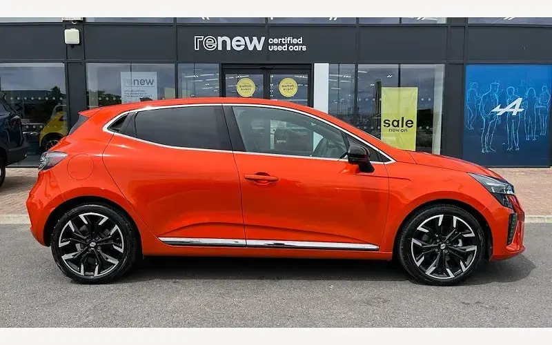 Used Renault Clio Techno 143 HP (105 kW) 2025 Hatchback