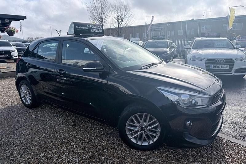 Used Kia Rio 76 HP (55 kW) 2017 Black Hatchback