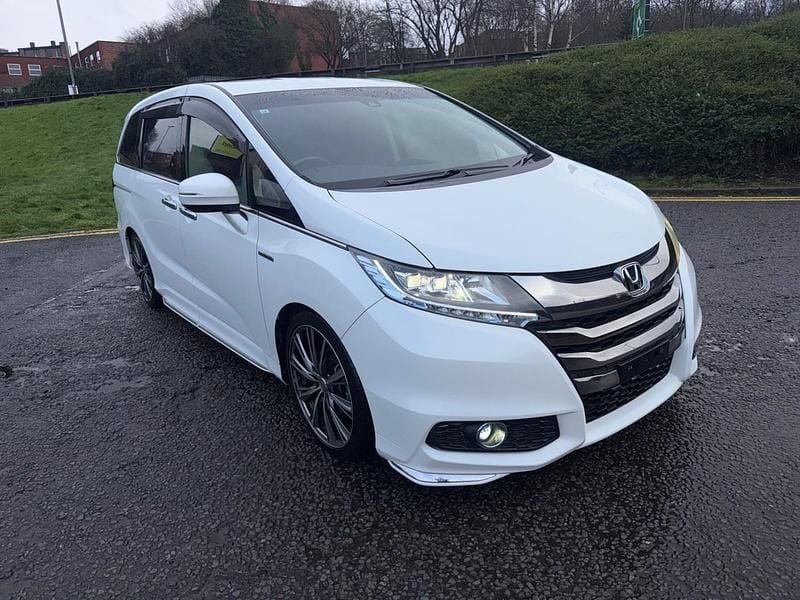 Used Honda Odyssey Hybrid 248 HP (182 kW) 2017 White MPV