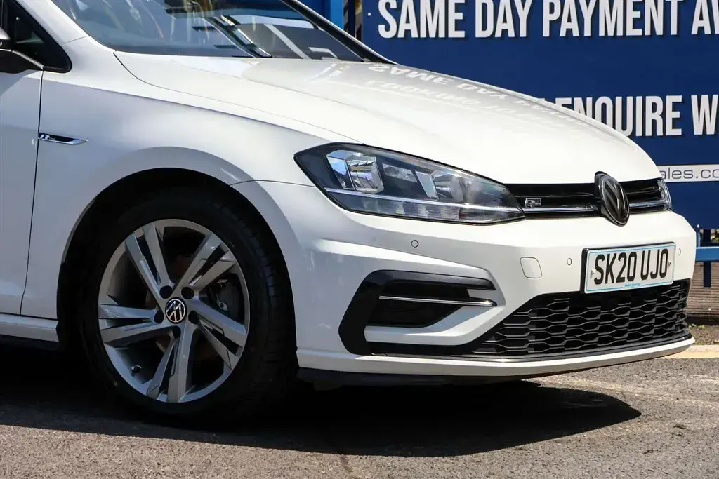 Used VW Golf VII R-line 150 HP (110 kW) 2020 White Hatchback