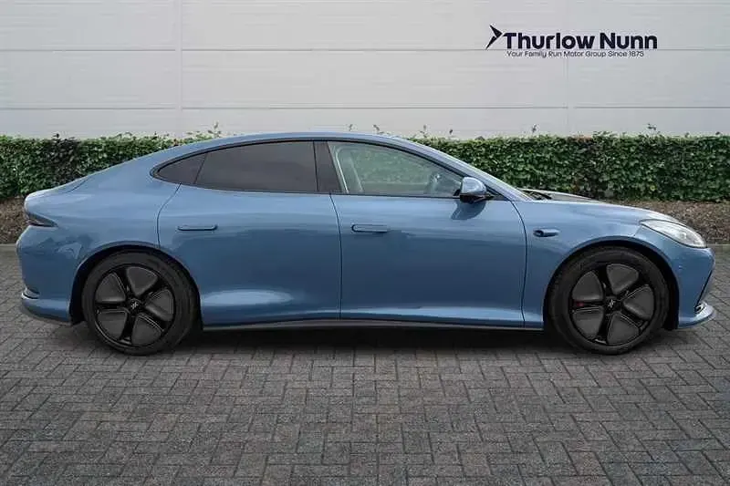 Usado MG IM5 300 kW (408 HP) 2025 Azul Citadino