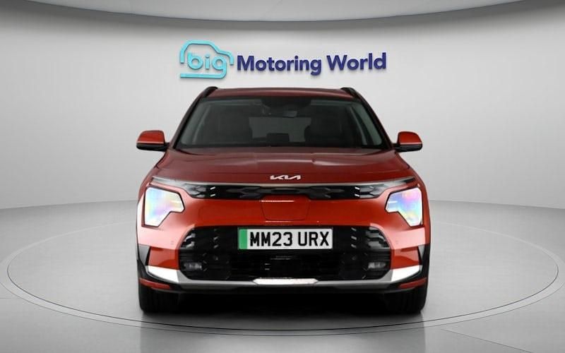 Used Kia Niro 150 kW (204 HP) 2023 Orange SUV