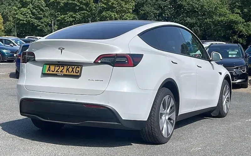 Used Tesla Model Y Long Range AWD 286 kW (389 HP) 2025 SUV