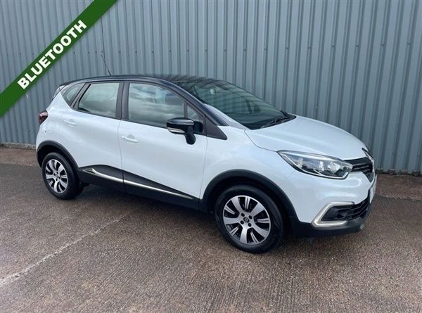 White Used 2018 Renault Captur Play SUV | £7,390 (Fair price) - Image 1/1