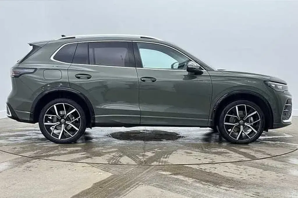 Used VW Tiguan R-line 272 HP (200 kW) 2025 Green SUV