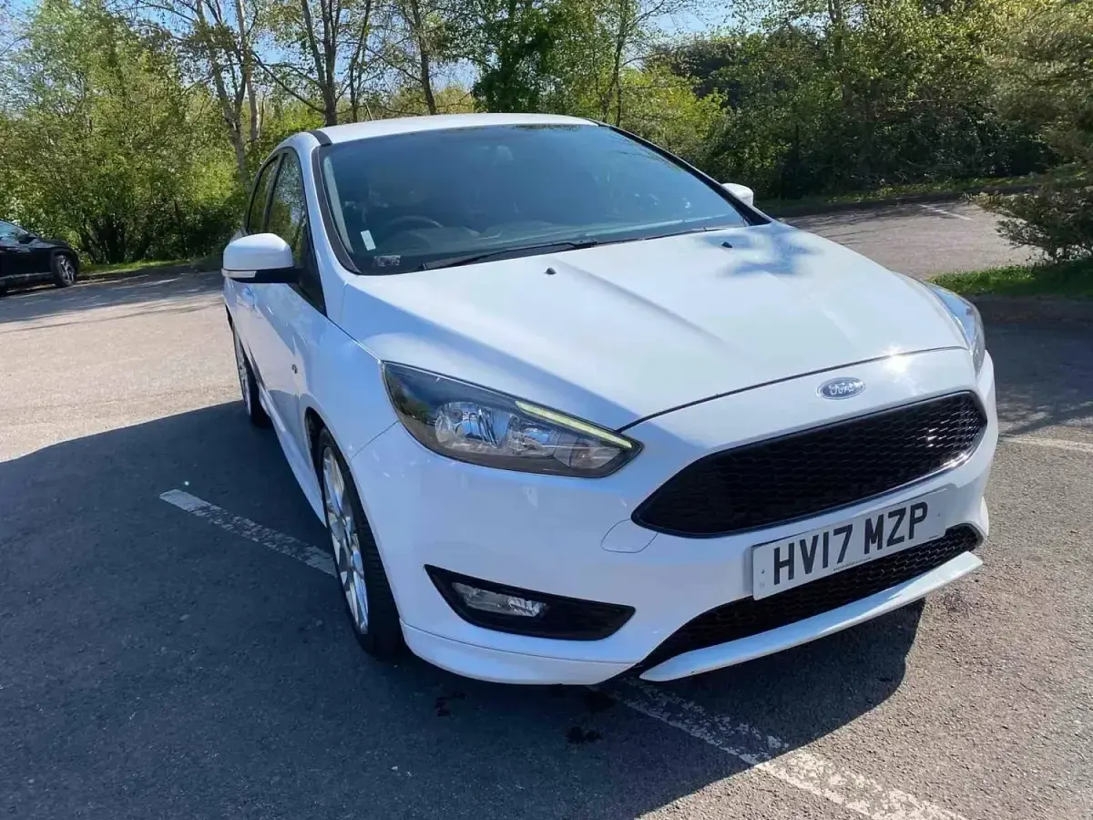 Usado Ford Focus ST-Line 125 HP (91 kW) 2017 Branco Citadino