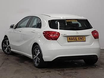 Used Mercedes A180 SE 122 HP (89 kW) 2016 White Hatchback
