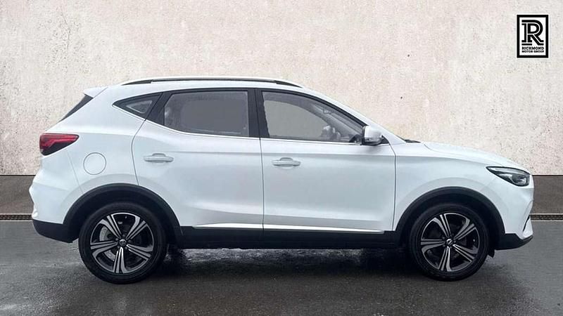 Używany MG ZS Excite 106 KM (77 kW) 2023 Biały SUV