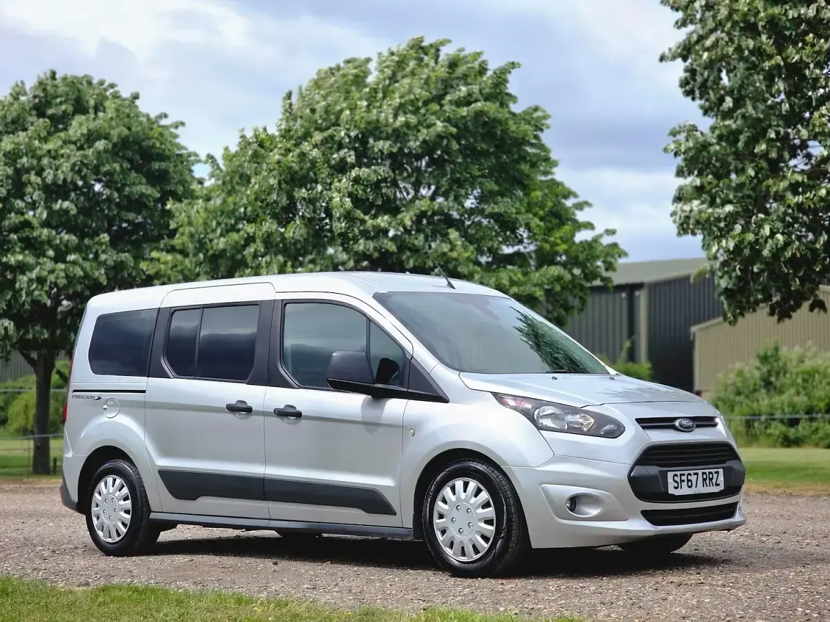 Used Ford Tourneo Connect Zetec 2017 Silver MPV