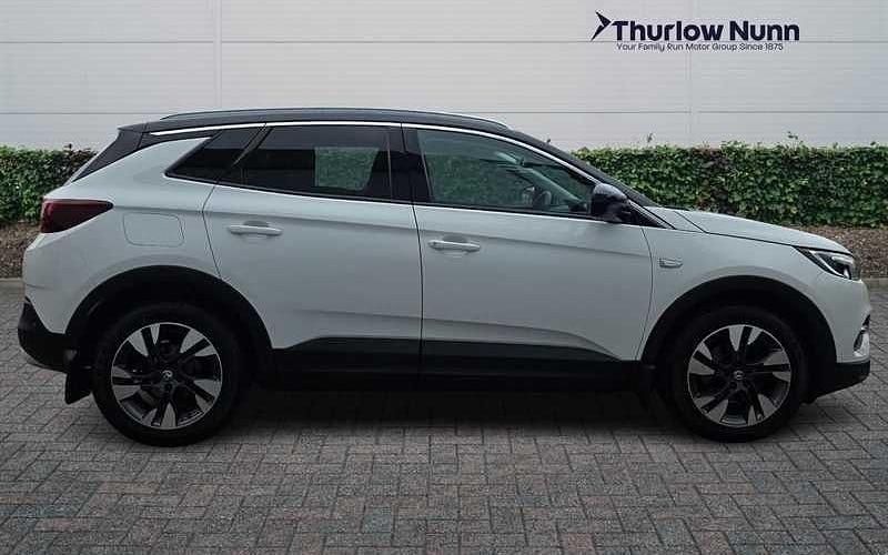 Used Vauxhall Grandland X Sport 131 HP (96 kW) 2019 White SUV