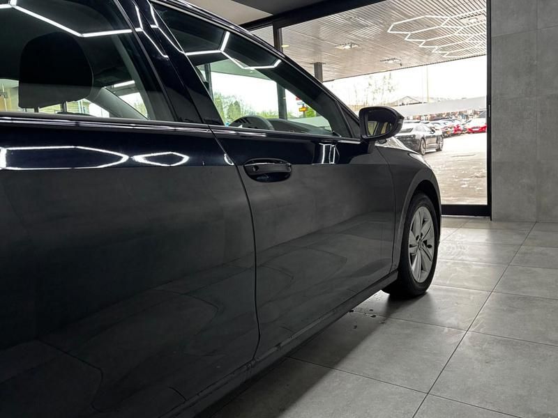 Used VW Golf VIII Life 130 HP (95 kW) 2023 Black Hatchback