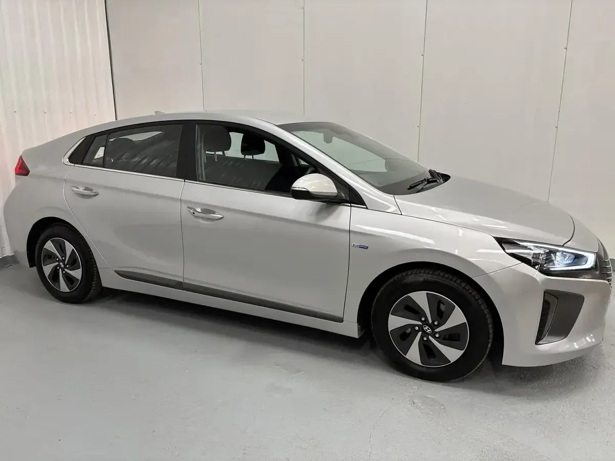 Used Hyundai Ioniq Premium 141 HP (103 kW) 2019 Silver Hatchback