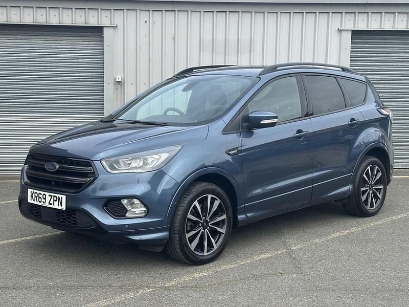 Usado Ford Kuga ST-Line 180 HP (132 kW) 2019 Azul SUV