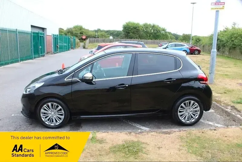 Used Peugeot 208 Allure 2016 Black Hatchback