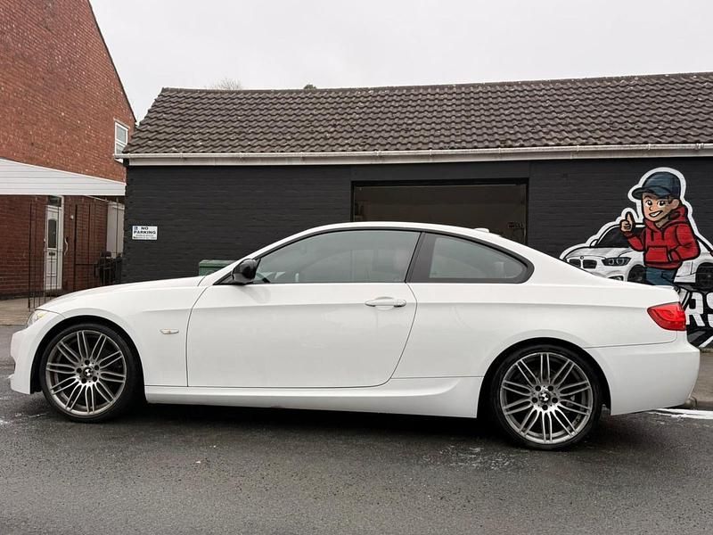 Used BMW 318 Sport Line 141 HP (103 kW) 2013 White Coupe