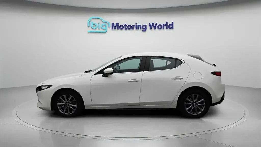 Used Mazda 3 122 HP (89 kW) 2022 White Hatchback