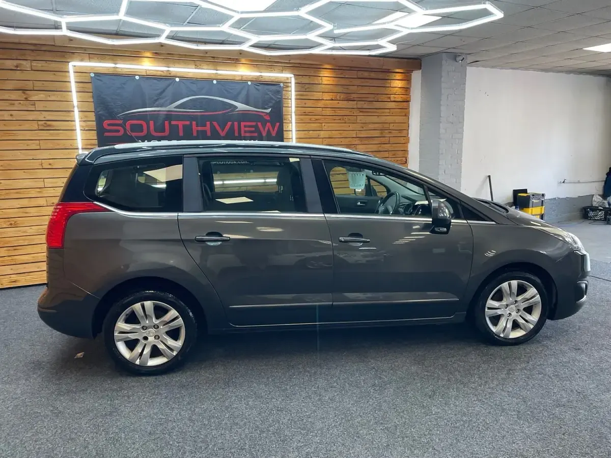 Used Peugeot 5008 Active 2015 Grey MPV