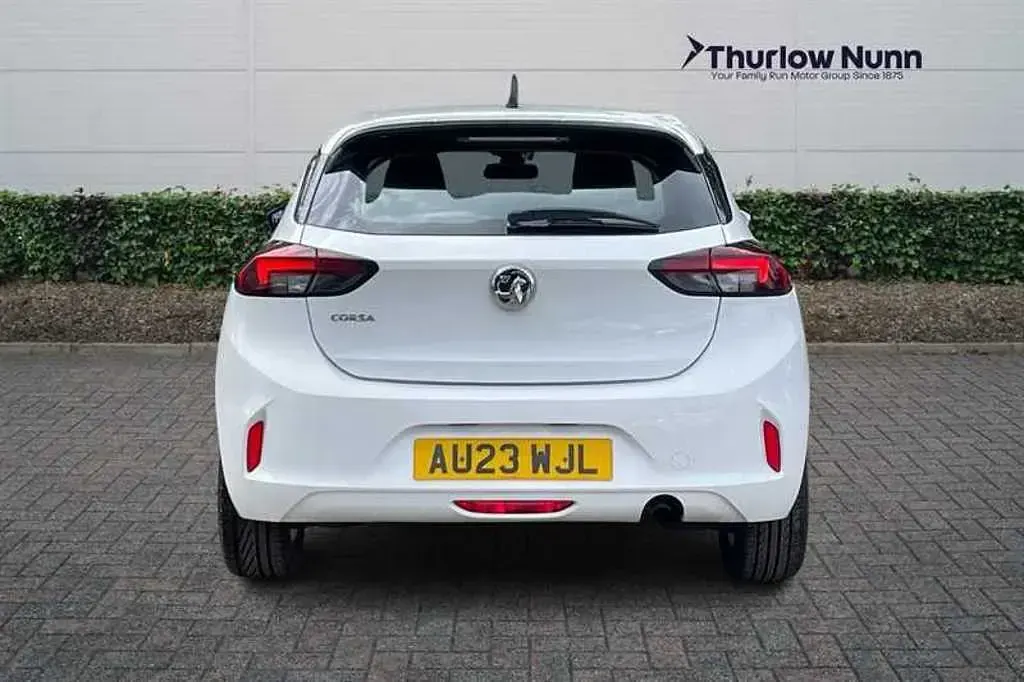 Used Vauxhall Corsa Design Edition 75 HP (55 kW) 2023 Arctic white Hatchback