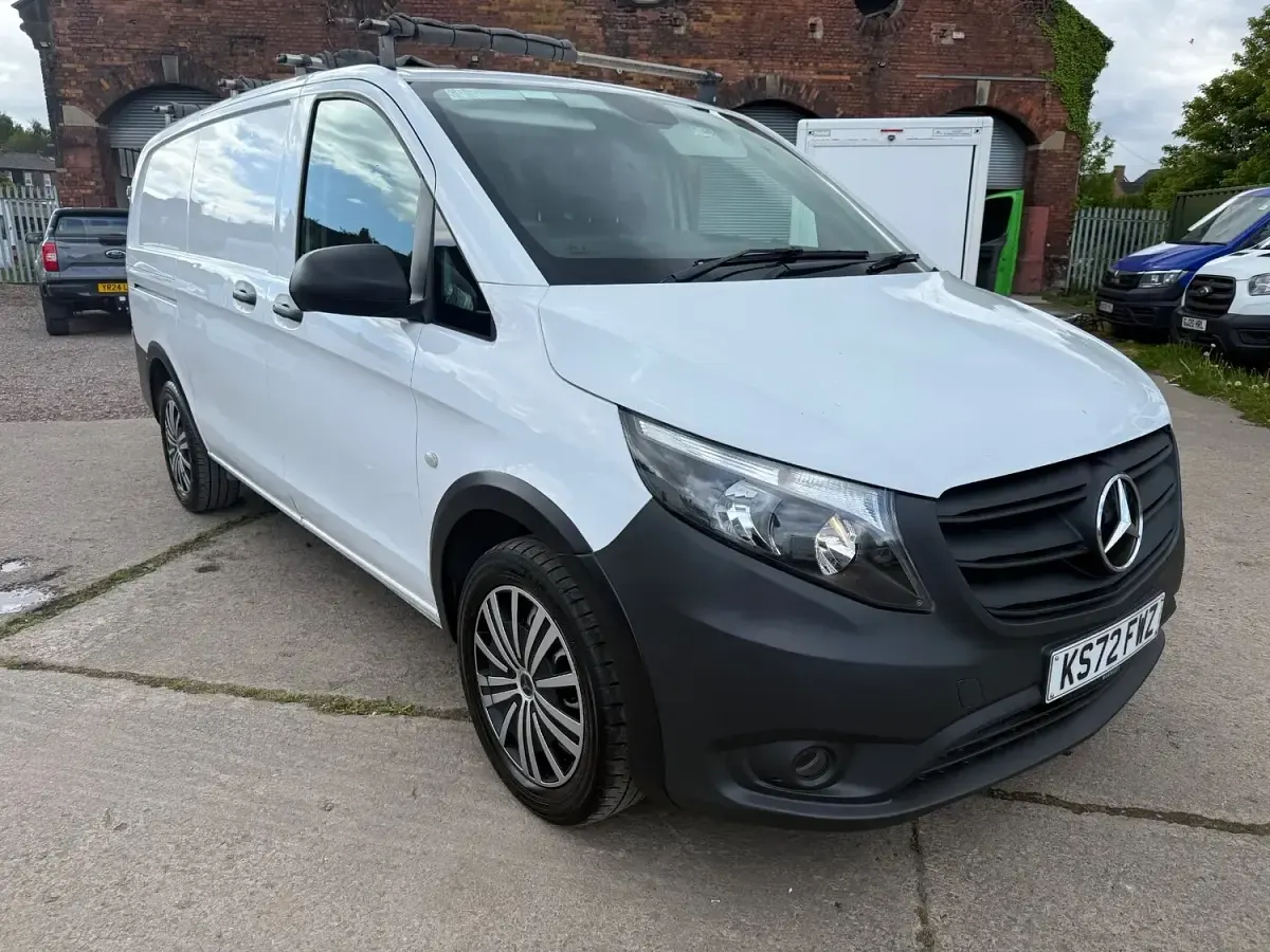 Used Mercedes Vito Progressive 140 HP (102 kW) 2023 White Van