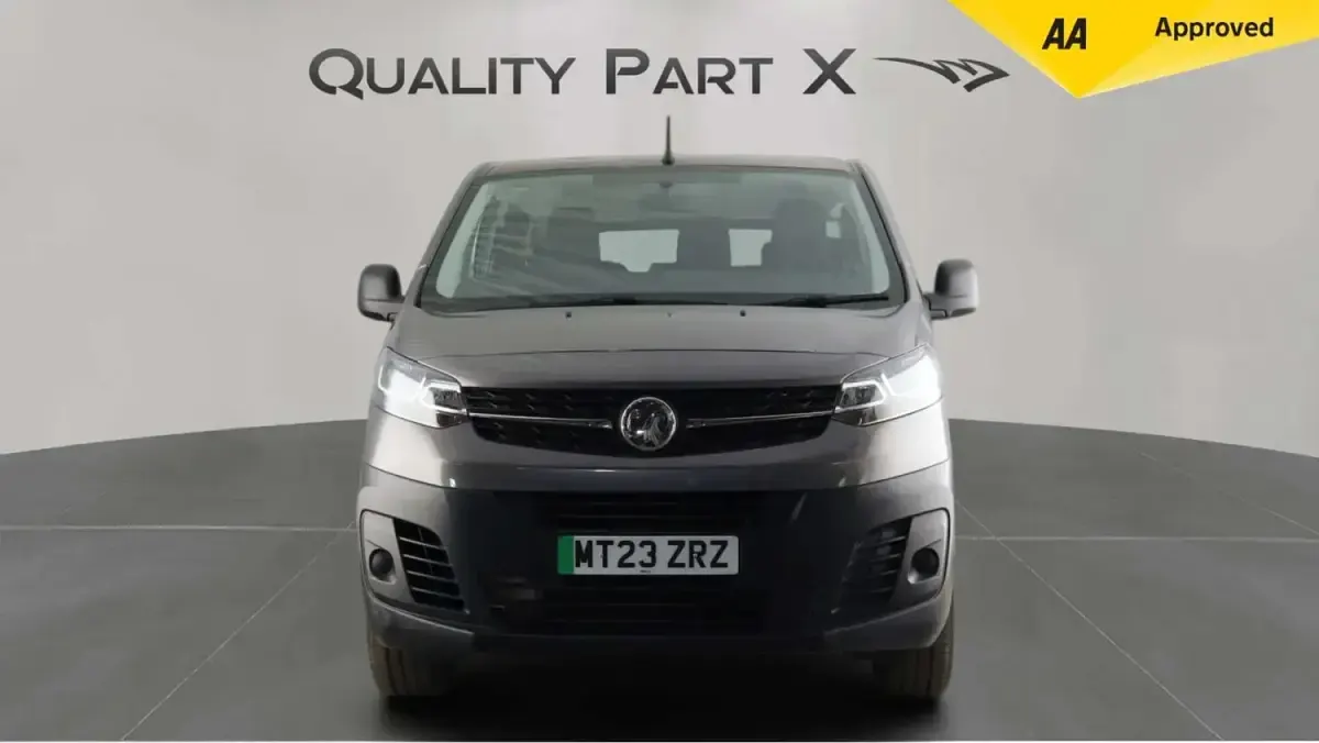 Used Vauxhall Vivaro 100 kW (136 HP) 2023 Grey MPV