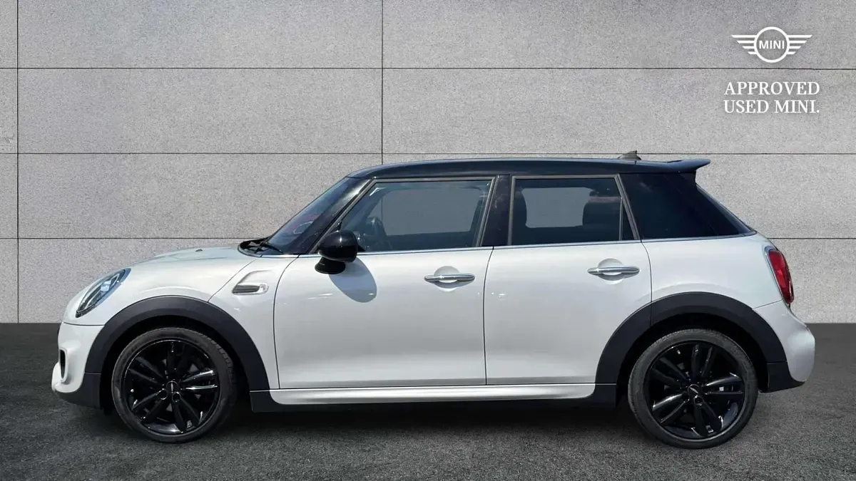 Used Mini Cooper Hatch 134 HP (98 kW) 2018 Silver Hatchback