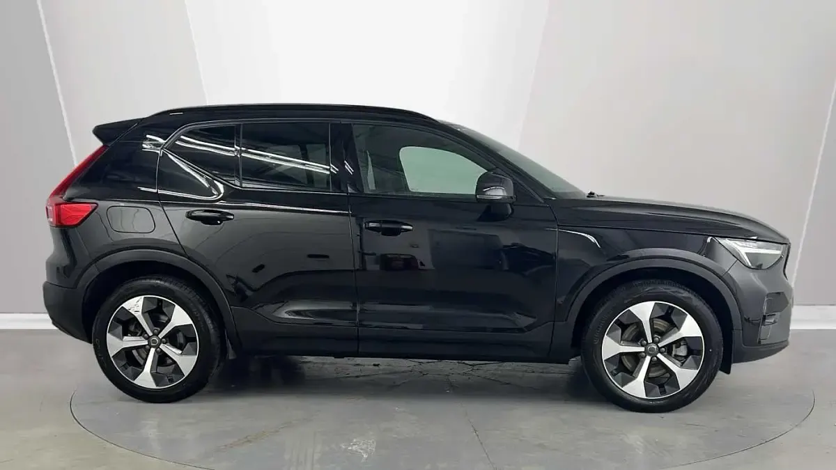 Used Volvo XC40 Plus 194 HP (142 kW) 2025 Black SUV