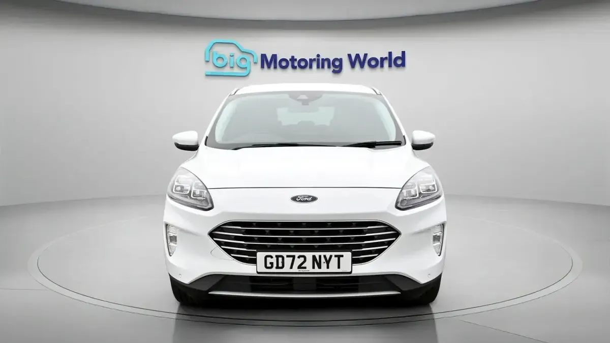 Used Ford Kuga Titanium 150 HP (110 kW) 2023 White SUV