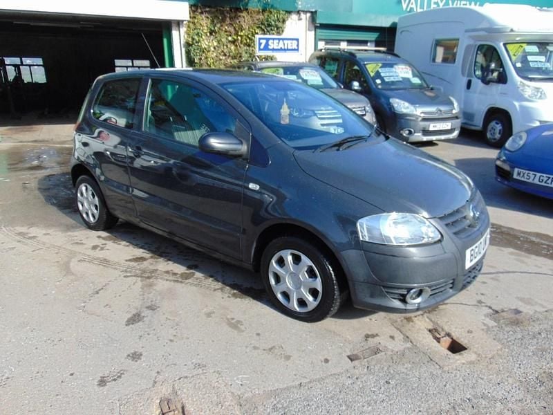 Begagnad VW Fox 55 HK (40 kW) 2010 Grå Halvkombi