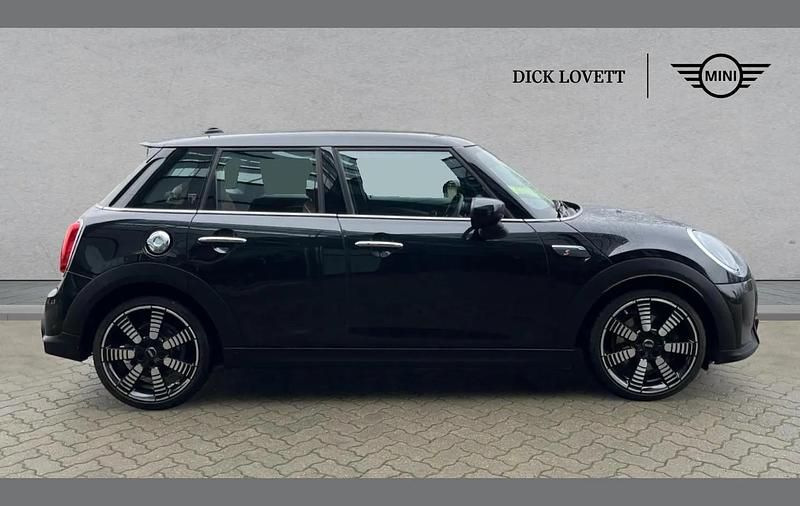 Used Mini Cooper S Exclusive 176 HP (129 kW) 2022 Black Hatchback