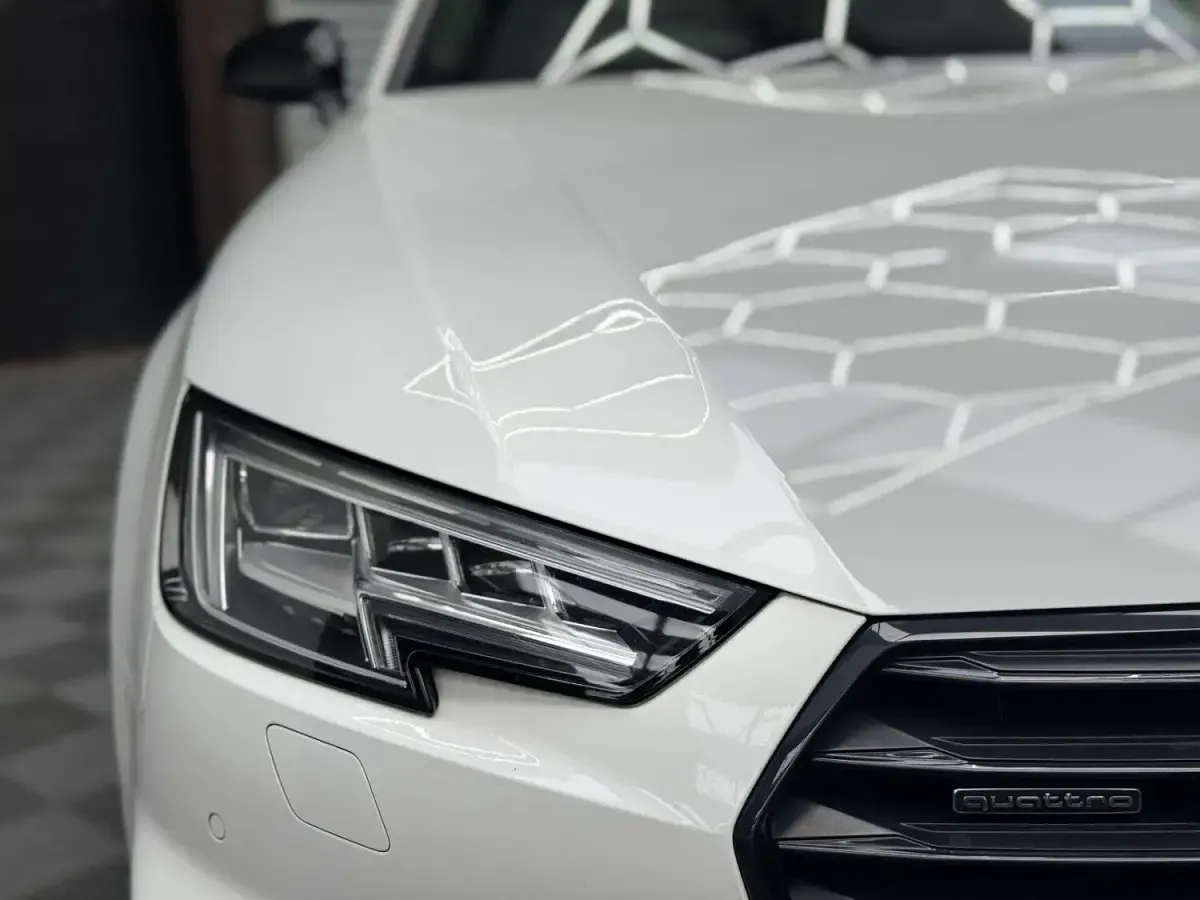 Used Audi A4 Black Edition 190 HP (139 kW) 2018 White Estate