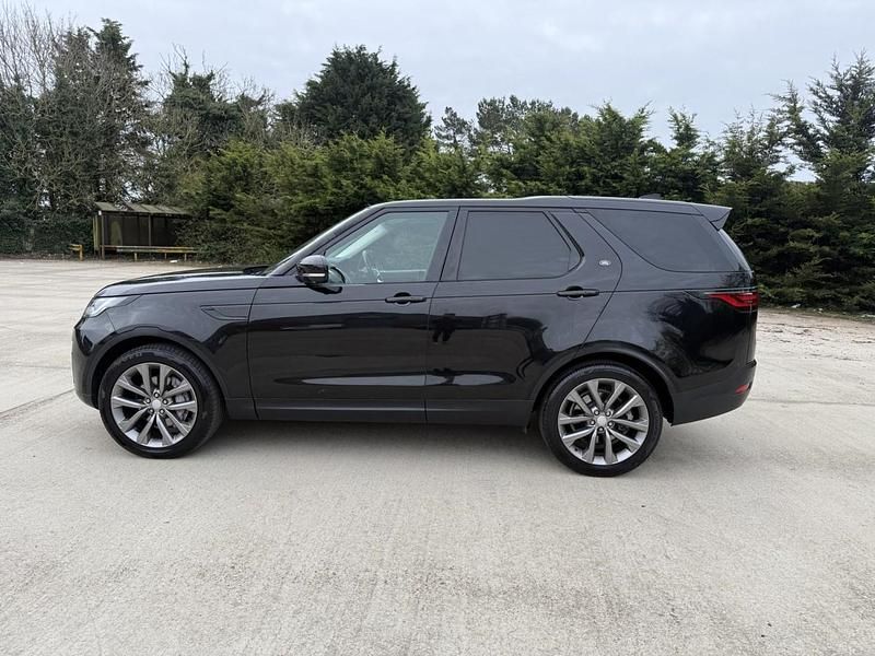 Used Land Rover Discovery 5 SE 300 HP (220 kW) 2021 Black SUV