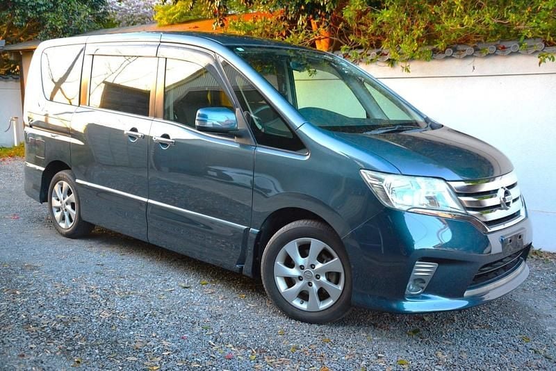 Used Nissan Serena 2012 Blue MPV