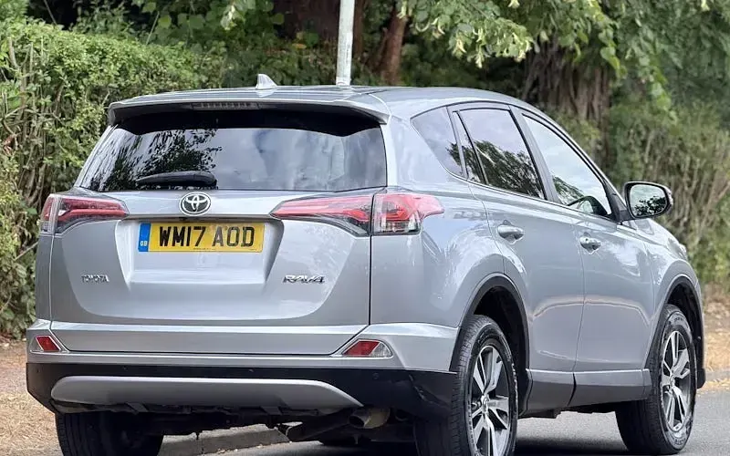 Used Toyota RAV4 Business Edition 143 HP (105 kW) 2017 Silver SUV