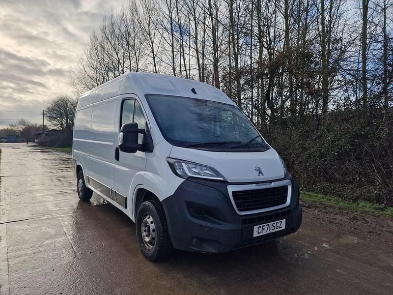 Used Peugeot Boxer 140 HP (102 kW) 2022 White Van
