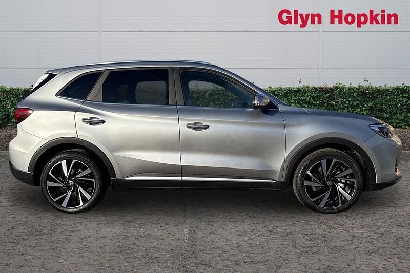 Used MG ZS Trophy 2025 Silver Hatchback