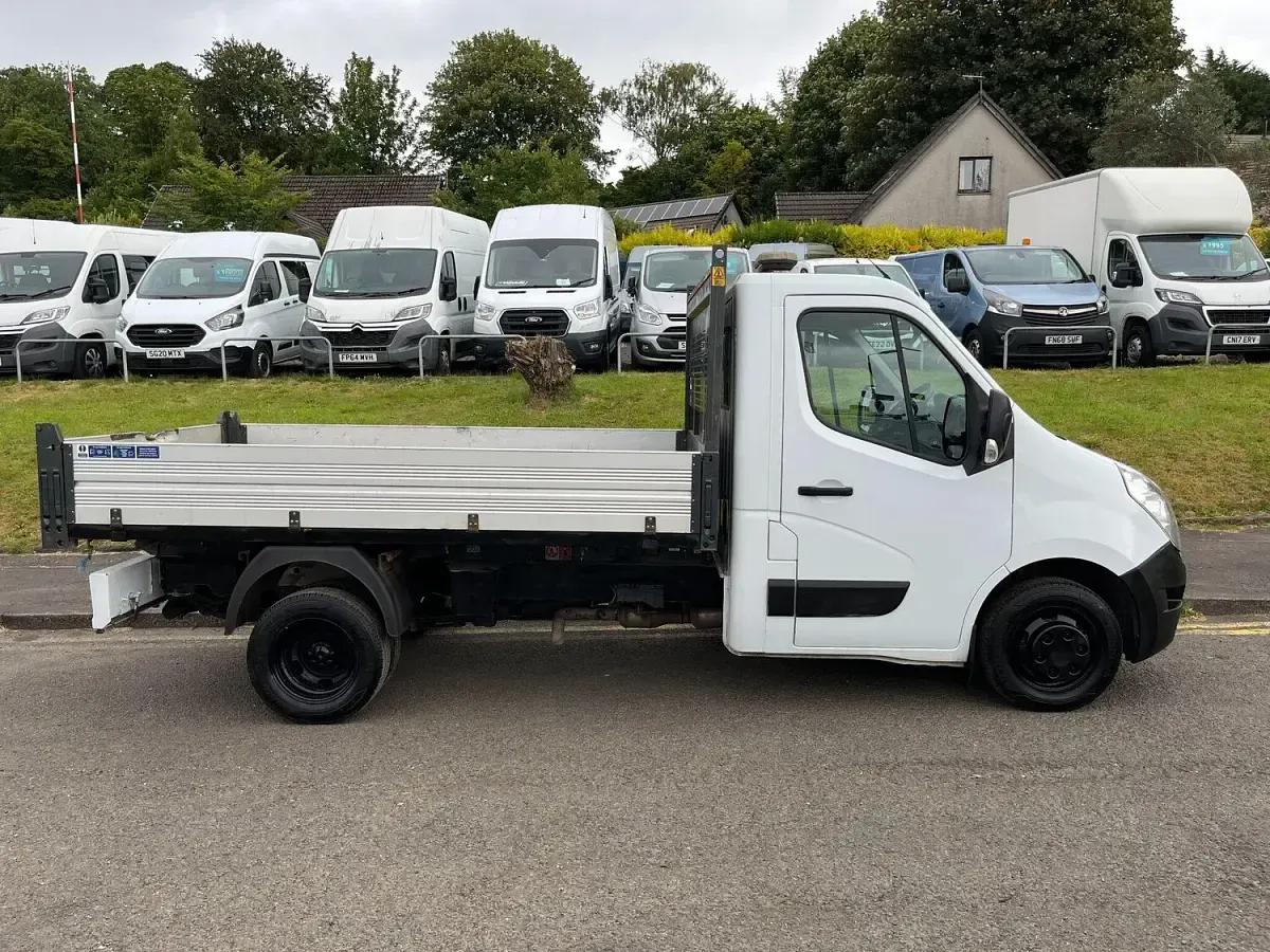 Used Renault Master Business 2017 White Van