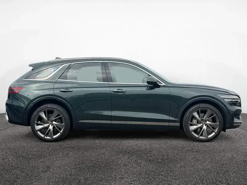 Used Genesis GV70 304 HP (223 kW) 2022 Green SUV