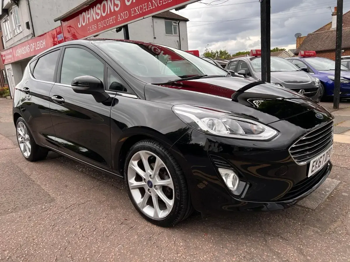 Used Ford Fiesta Titanium 100 HP (73 kW) 2017 Black Hatchback