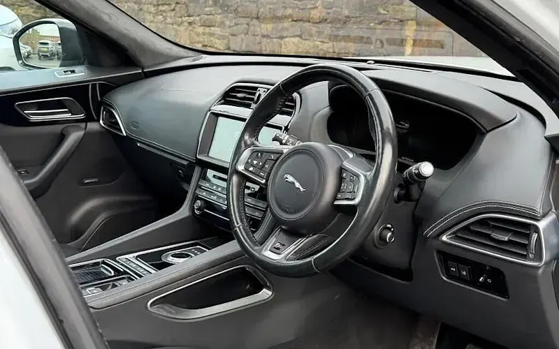 Used Jaguar F-Pace S 300 HP (220 kW) 2016 White SUV